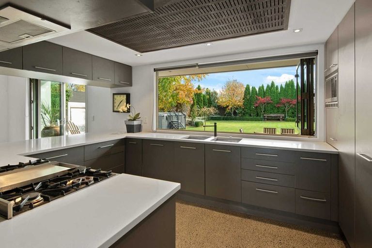 Photo of property in 243 Ilam Road, Ilam, Christchurch, 8041