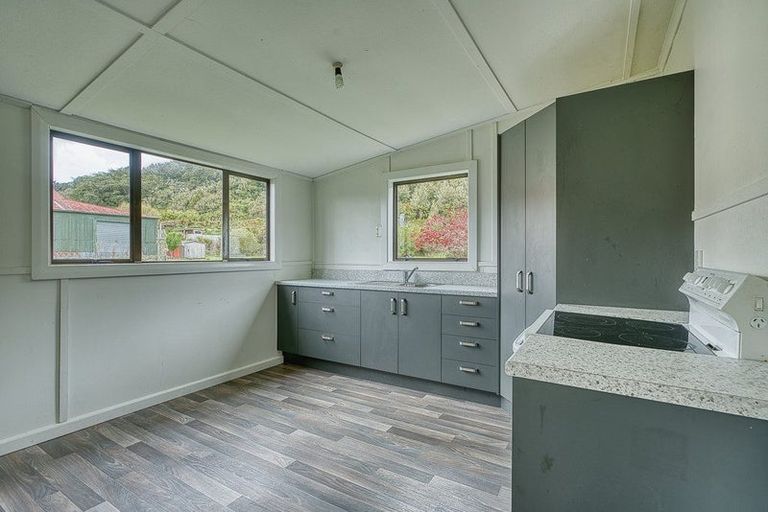 Photo of property in 43 Main Road, Harihari, 7884