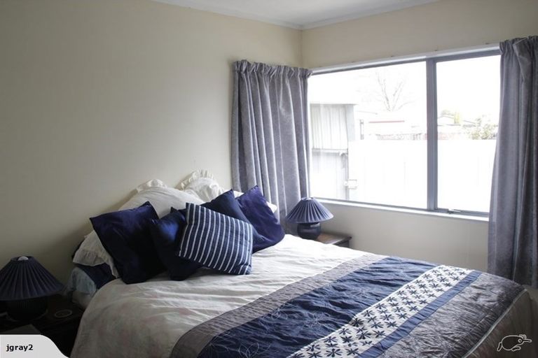 Photo of property in 84 Hillcrest Drive, Kelvin Grove, Palmerston North, 4414