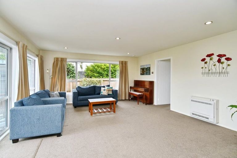 Photo of property in 4 Mcfaddens Road, St Albans, Christchurch, 8052