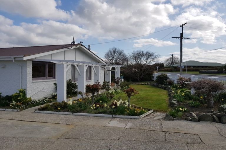 Photo of property in 2 Anderson Street, Stirling, 9231