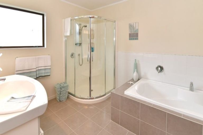 Photo of property in 220 Anderson Road, Helensville, 0875