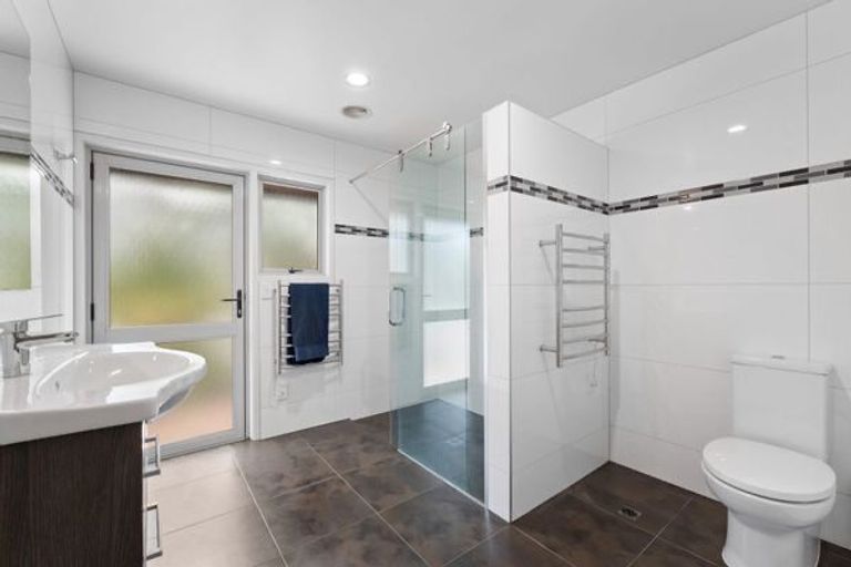 Photo of property in 40 Foster Road, Kumeu, 0891