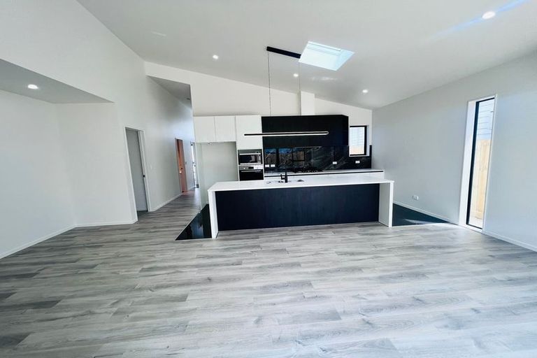 Photo of property in 17 Cronshaw Road, Karaka, Papakura, 2113