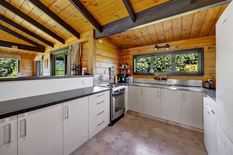 Photo of property in 189 Namu Road, Opunake, 4681