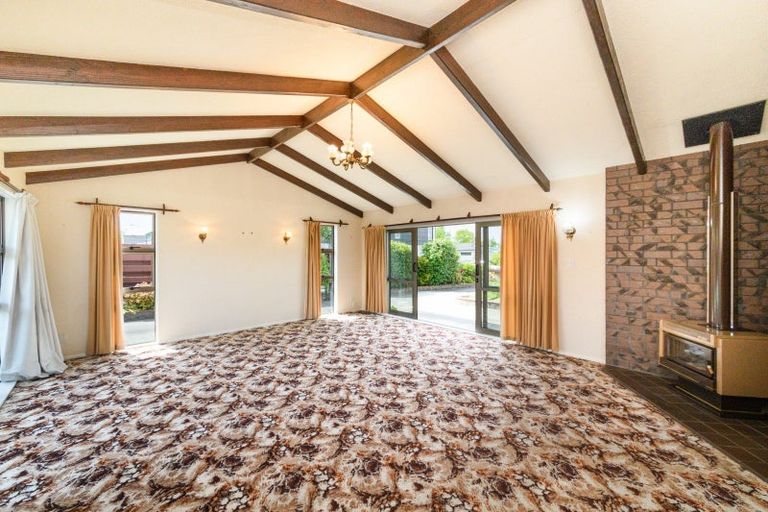 Photo of property in 32 Cedar Crescent, Feilding, 4702