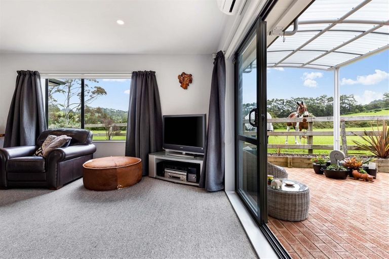 Photo of property in 68 South Kensington Way, Henderson, Auckland, 0612