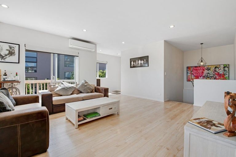 Photo of property in 135 Alec Craig Way, Gulf Harbour, Whangaparaoa, 0930