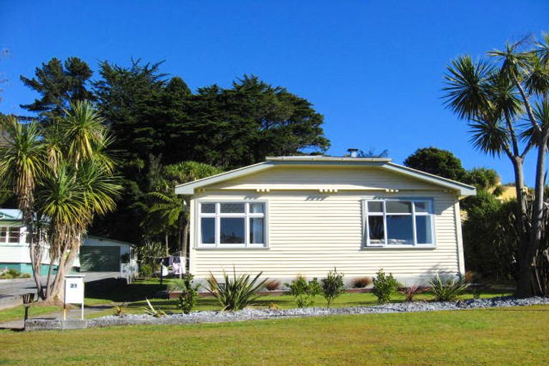 Photo of property in 21 Leith Crescent, Greymouth, 7805