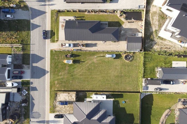 Photo of property in 12 Magpie Place, Lake Hawea, 9382