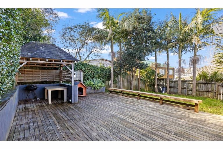 Photo of property in 2a Rata Road, Stanmore Bay, Whangaparaoa, 0932