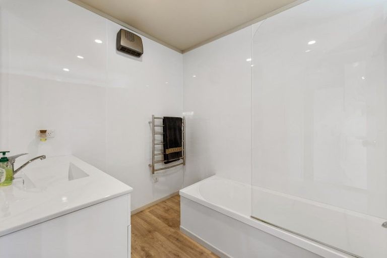 Photo of property in 3 Boundary Road, Waipahihi, Taupo, 3330