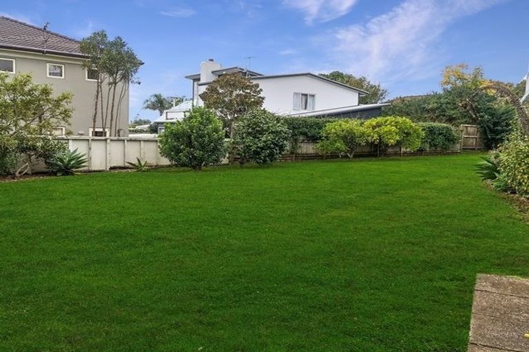 Photo of property in 3/133 Shakespeare Road, Milford, Auckland, 0620