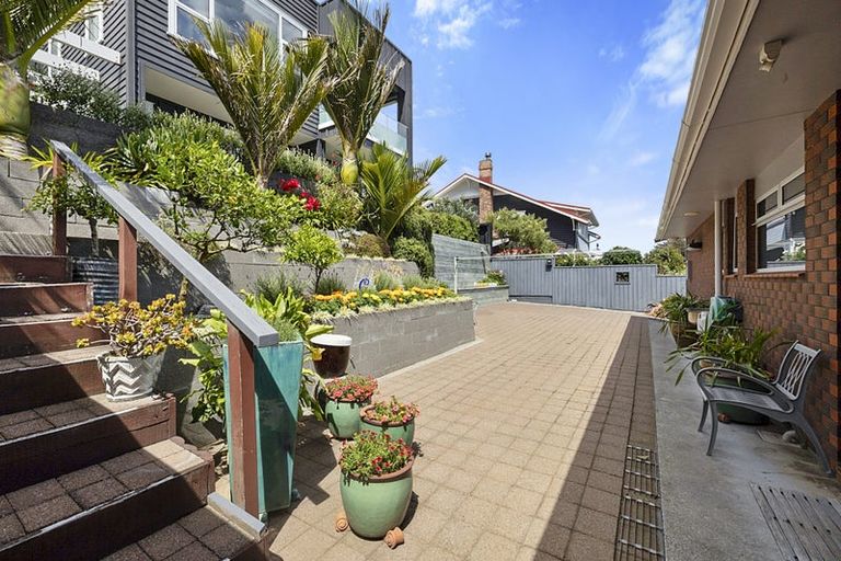 Photo of property in 128 Pendarves Street, New Plymouth, 4312