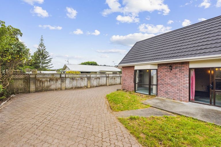 Photo of property in 5a Warrimoo Street, Paraparaumu, 5032