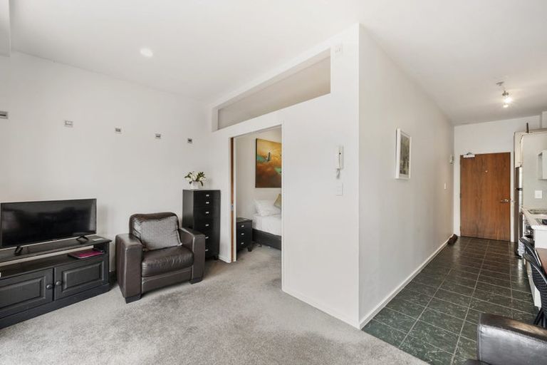Photo of property in Atrium Apartments, 3n/154 The Terrace, Wellington Central, Wellington, 6011