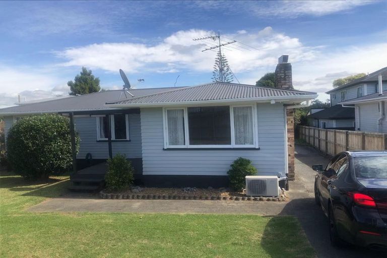 Photo of property in 536 Glenfield Road, Glenfield, Auckland, 0629