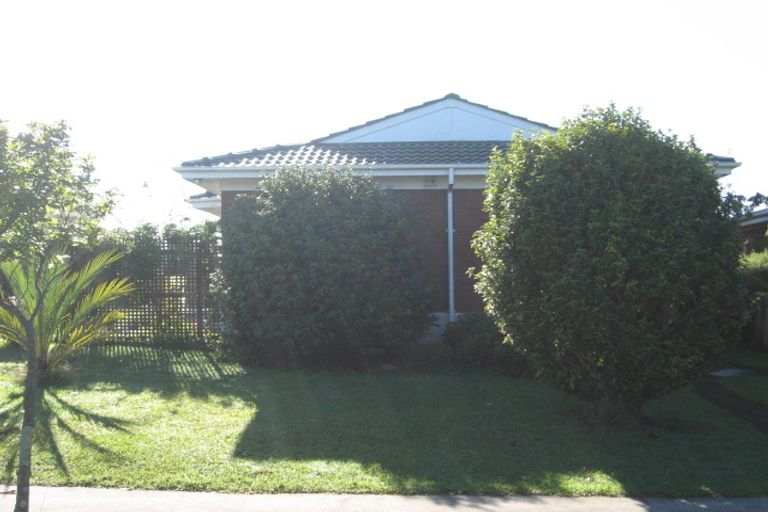 Photo of property in 48 Cascades Road, Pakuranga Heights, Auckland, 2010