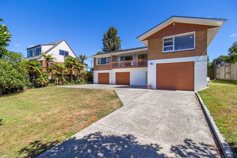 Photo of property in 47 Grand Vue Road, Kawaha Point, Rotorua, 3010