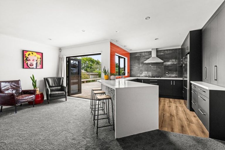 Photo of property in 28 Guthrie Road, Havelock North, 4130