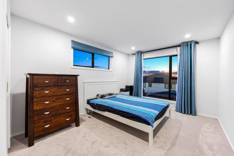 Photo of property in 35 Johns Creek Crescent, Silverdale, 0932