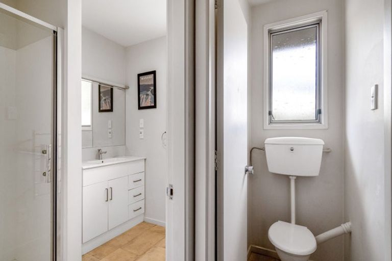 Photo of property in 2/296b Wairakei Road, Bryndwr, Christchurch, 8053