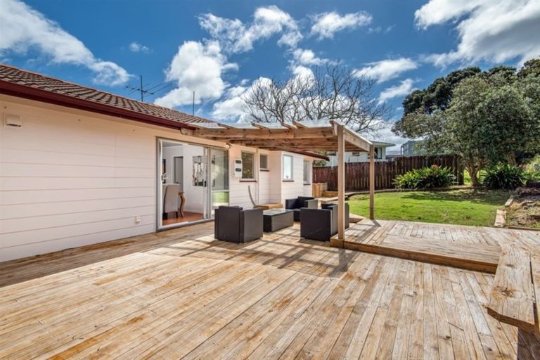 Photo of property in 4 Charnley Grove, Glenfield, Auckland, 0629