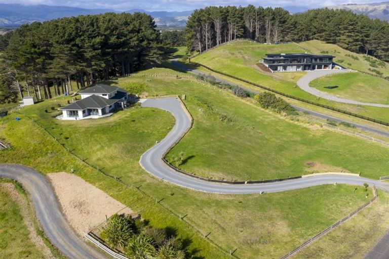 Photo of property in 100 Harakeke Road, Te Horo, Otaki, 5581