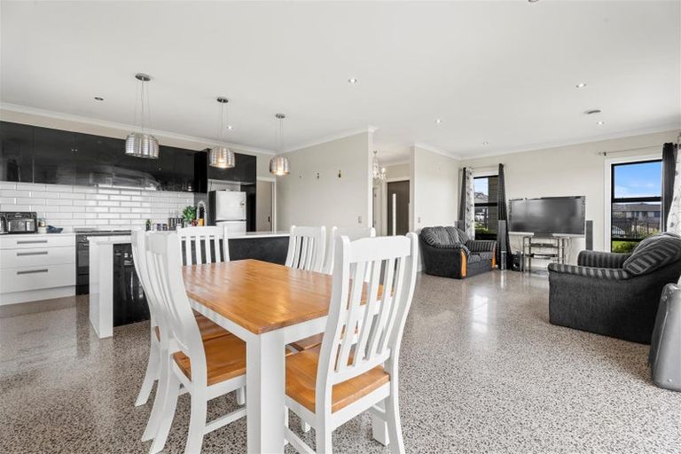 Photo of property in 37 Sylvester Crescent, Flagstaff, Hamilton, 3210