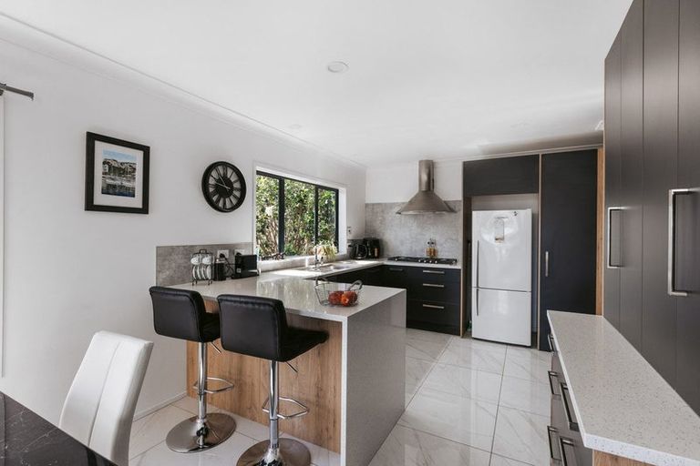 Photo of property in 36 Downing Place, Welcome Bay, Tauranga, 3112