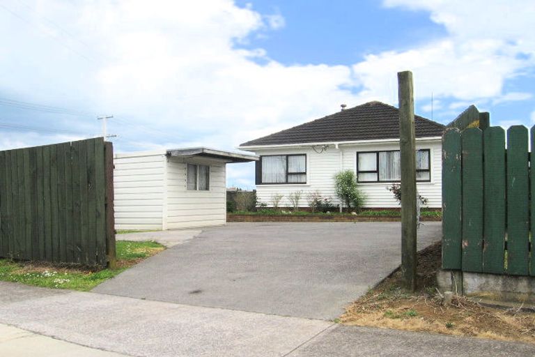 Photo of property in 1/111 Kenderdine Road, Papatoetoe, Auckland, 2025