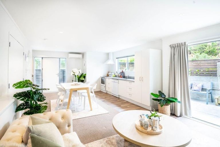 Photo of property in 10 Middleton Road, Johnsonville, Wellington, 6037