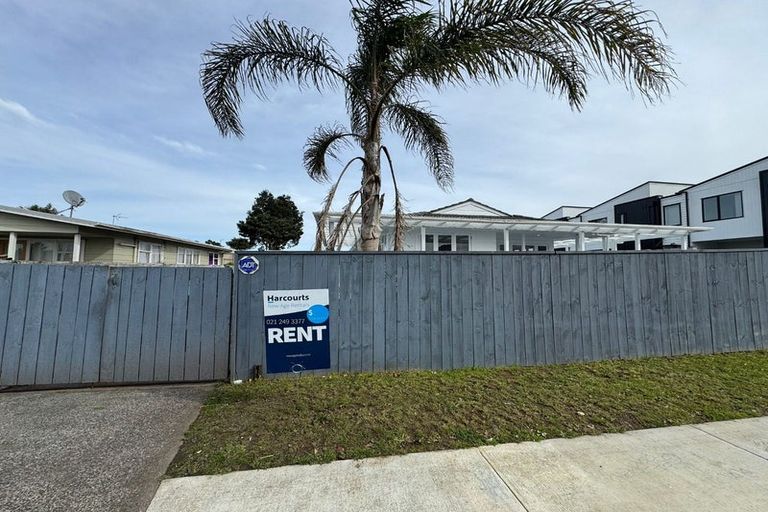 Photo of property in 13 Rountree Place, Conifer Grove, Takanini, 2112