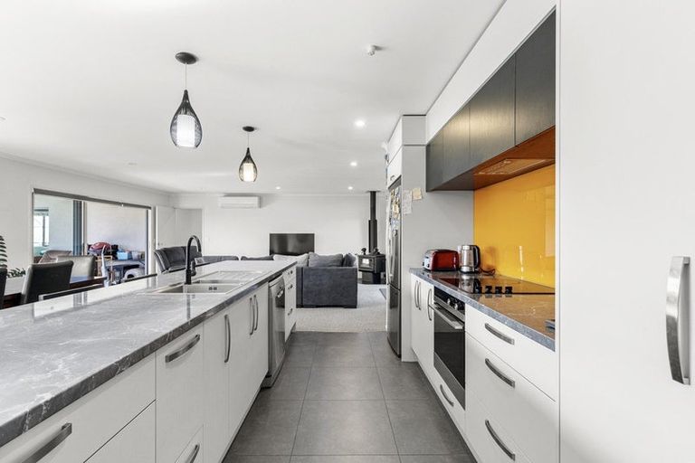 Photo of property in 17 Redwood Crescent, Hurdon, New Plymouth, 4310