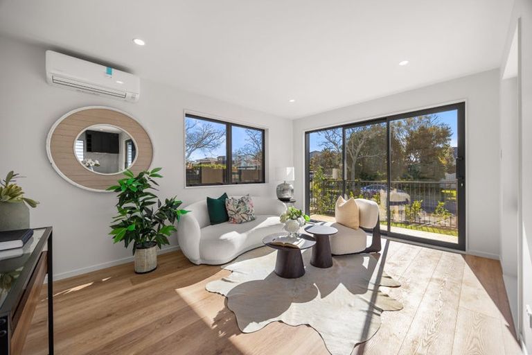 Photo of property in 10d Prince Regent Drive, Half Moon Bay, Auckland, 2012