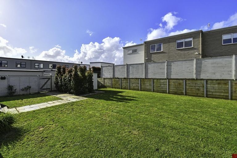 Photo of property in 77 Calluna Crescent, Totara Heights, Auckland, 2105