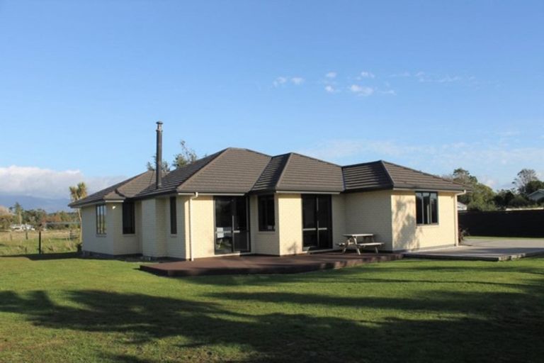 Photo of property in 357 Cape Foulwind Road, Carters Beach, Westport, 7892