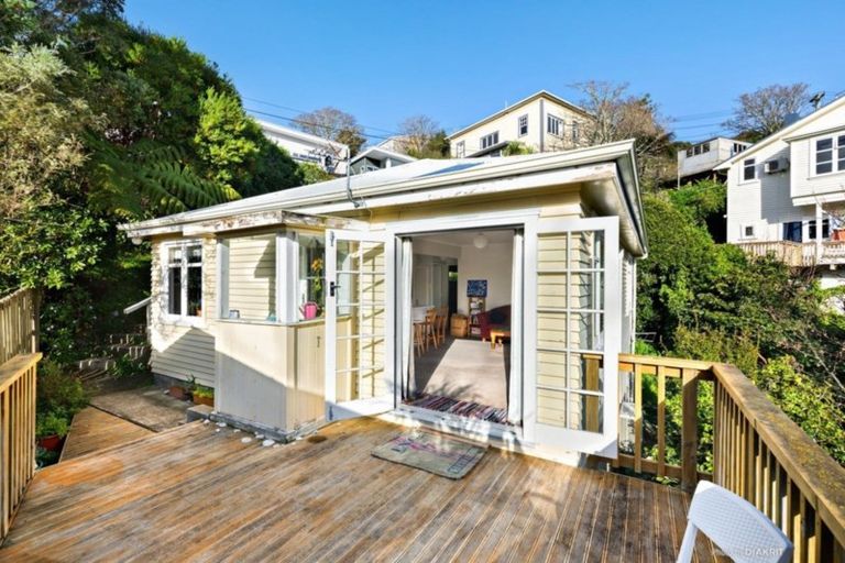Photo of property in 3 Vautier Avenue, Wadestown, Wellington, 6012