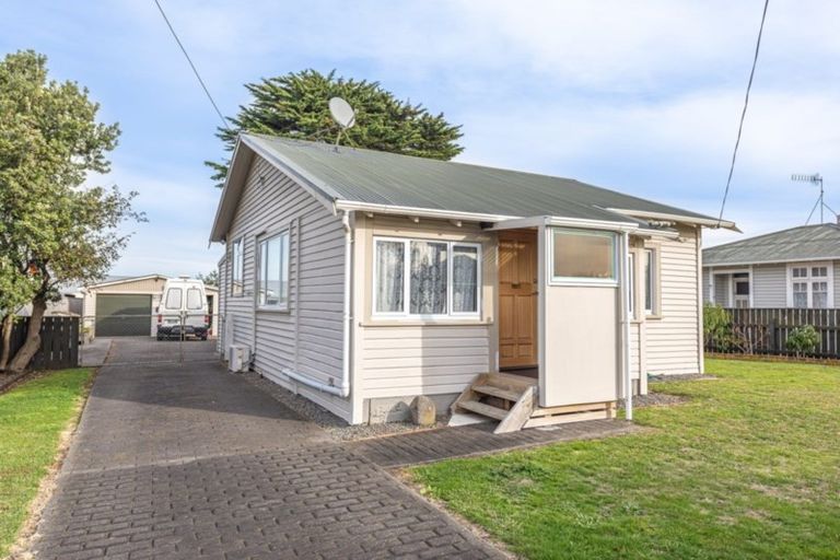 Photo of property in 69 Bignell Street, Gonville, Whanganui, 4501