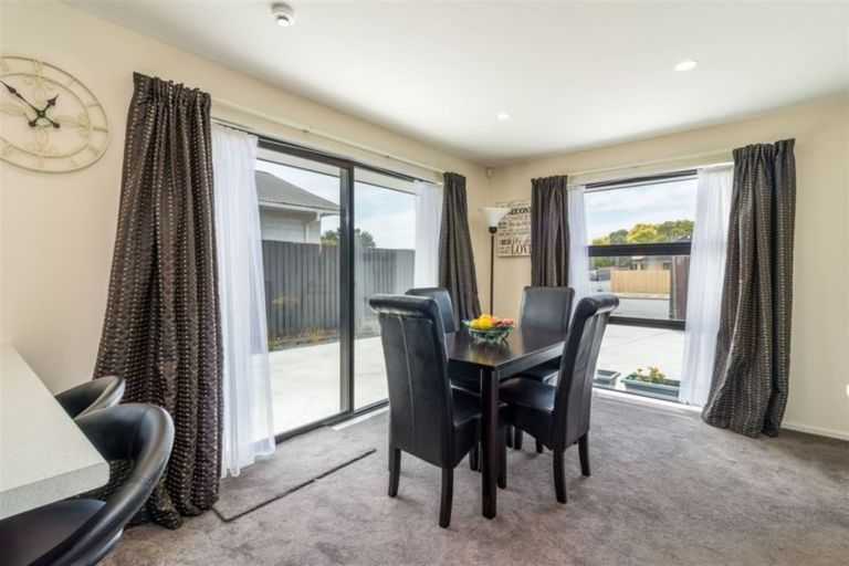 Photo of property in 165 Queenspark Drive, Parklands, Christchurch, 8083