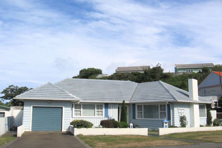 Photo of property in 3 Miramar North Road, Miramar, Wellington, 6022