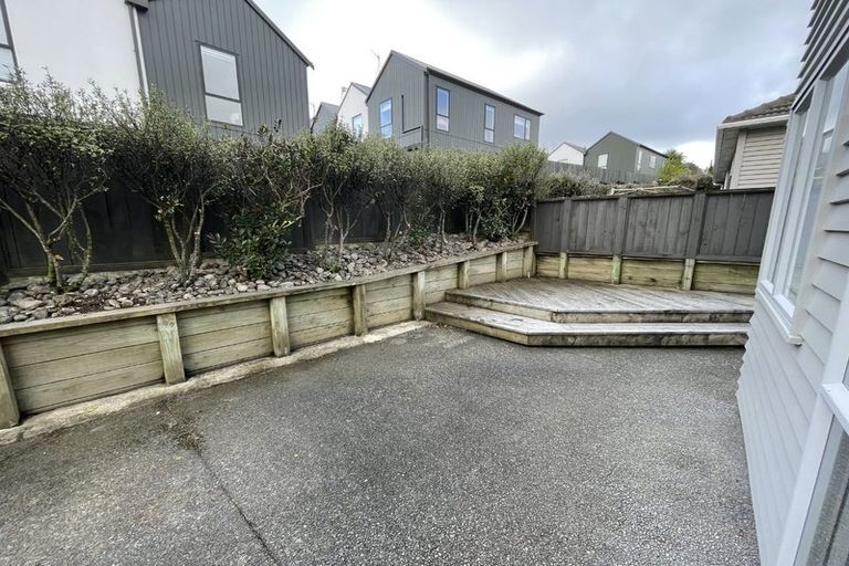 Photo of property in 14b Bracken Road, Newlands, Wellington, 6037