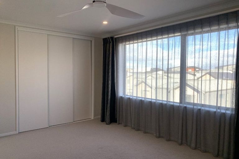 Photo of property in 3/2 Rangitamiro Place, Hobsonville, Auckland, 0616
