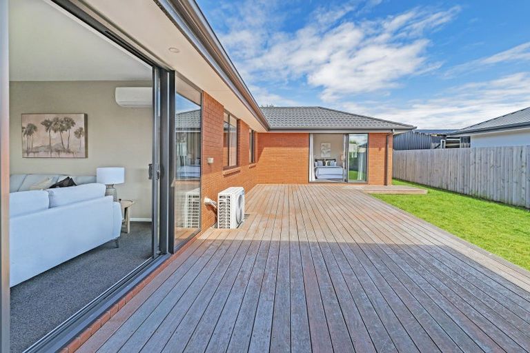 Photo of property in 17 Exeter Lane, Rolleston, 7614