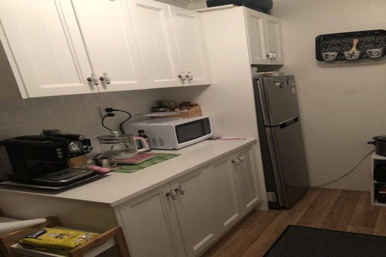 Photo of property in 2 Hogan Street, Pukekohe, 2120