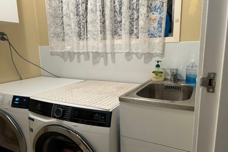 Photo of property in 8a Spinel Place, Pukehangi, Rotorua, 3015