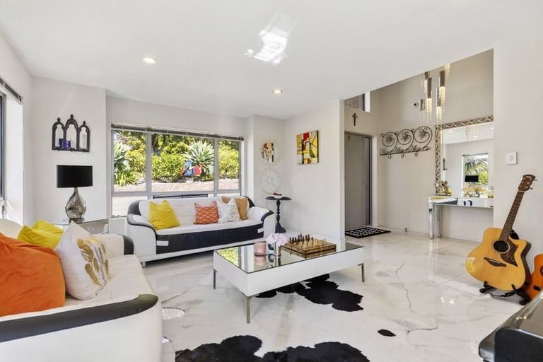 Photo of property in 92b Schnapper Rock Road, Schnapper Rock, Auckland, 0632