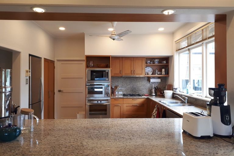 Photo of property in 10 Seacliffe Avenue, Belmont, Auckland, 0622