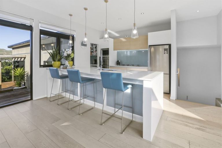 Photo of property in 11 Sumner Terrace, Aotea, Porirua, 5024