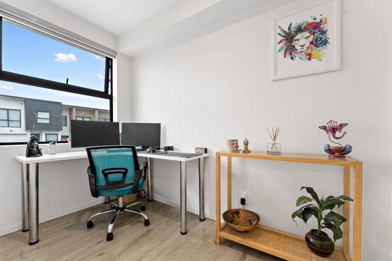 Photo of property in 9 Paina Crescent, Massey, Auckland, 0614